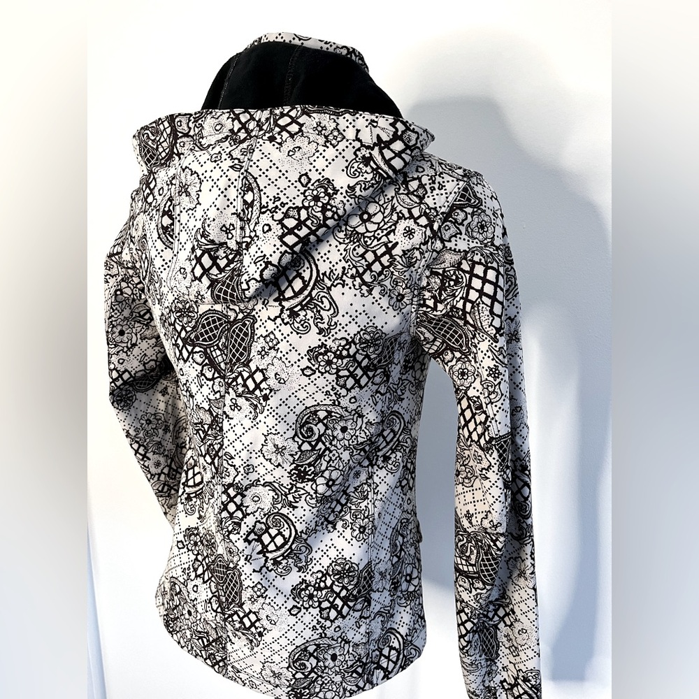 Lululemon Lined Black and White Floral Lace Jacket with Detachable Hood size 4 - Picture 9 of 16